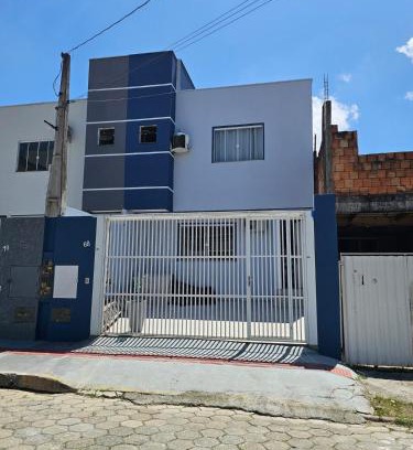 Tabuleiro House | Casa Grande com Churrasqueira e Vaga para 2 carros