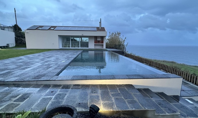 Santo Antonio House | Casa João de Oliveira, Condomínio Privado com Piscina Infinita e Vista mar