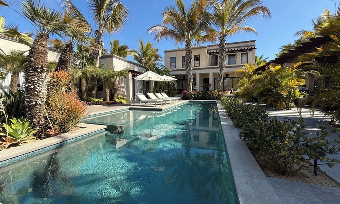 El Pescadero House | Casa Lobo - Private, luxury home in an exclusive beachfront neighborhood