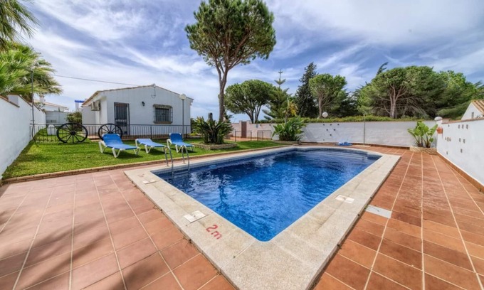 Conil de la Frontera House | Casa Los Pinos Torre Castilnovo - Comfortable andalucian cortijo with fenced pool not far from the beach