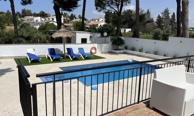 Conil de la Frontera House | Casa Los Pinos Pleamar - Comfortable andalucian cortijo with fenced pool not far from the beach