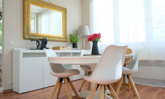 Guenzburg Apartment | Casa-Luxe: 115m² | city center | parking lot