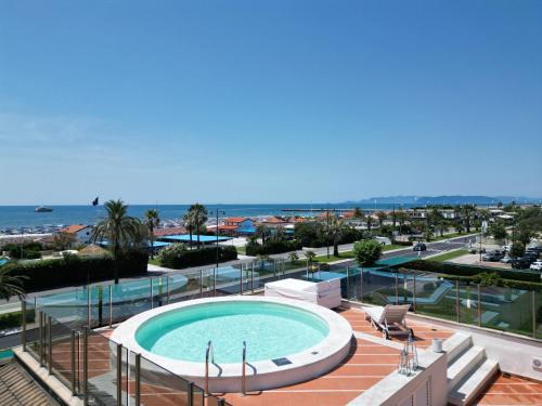 Forte dei Marmi Apartment | Casa Magniflex - Sea view Flat with Swimming pool