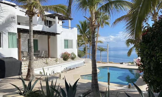 La Ventana House | Casa Mañana - Main House - 4 bedroom/4 bathroom beachfront home with a pool.