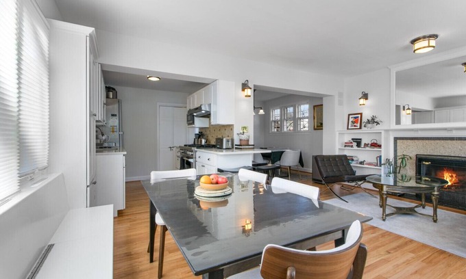 West Hyattsville House | Casa Margherita- 4 Bdr Retreat
