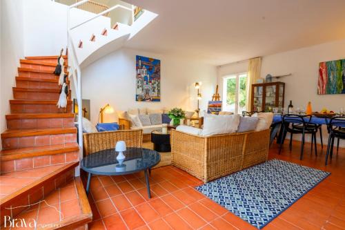 Cadaques House | Casa Maria Sol- jardín I vistas al mar I 4 habitaciones I parking I BBQ