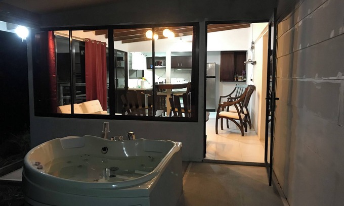 Poas Volcano National Park Apartment | Casa Mirador Jacuzzi Family Friends (pet friendly)