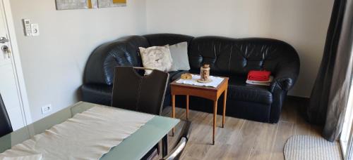 Hohenau Apartment | Casa Nathan! 2 Zimmer, Internet, Küche, Cosina, Parking, Lavanderia, Sauna! Barrio Esperanza! Central!