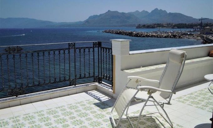 Porticello House | Casa nel borgo marinaro di Santa Nicolicchia