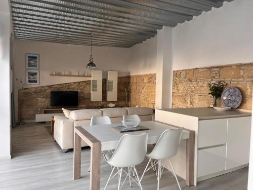 Jerez de la Frontera Old Town Apartment | Casa Nuna Modern Loft with Private Garden Terrace