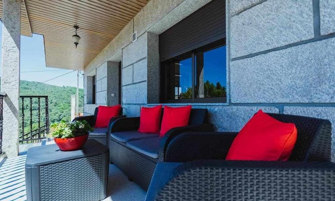Entrimo House | Casa Ourense Guxinde