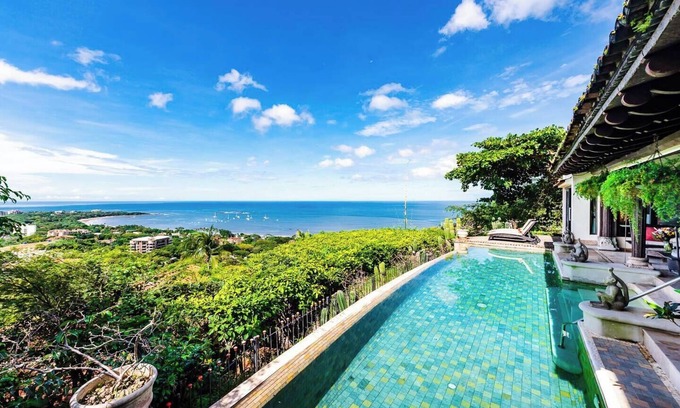 Tamarindo House | Casa Pipilacha♛Ocean view Infinity Edge Pool with in-law suite♛