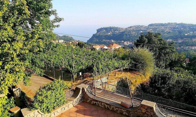 Agerola House | Casa Rosea: A characteristic two-story apartment that is part of a villa built sheer above the valley, with Free WI-FI.