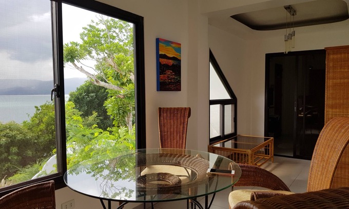 Puerto Galera Apartment | Casa Sofia by the Sea Hilltop room6