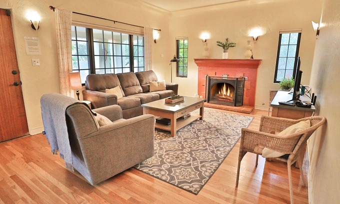 Sam Hughes House | Casa Sonrisa, 3 bed 2 bath in historic Sam Hughes neighborhood next to a park
