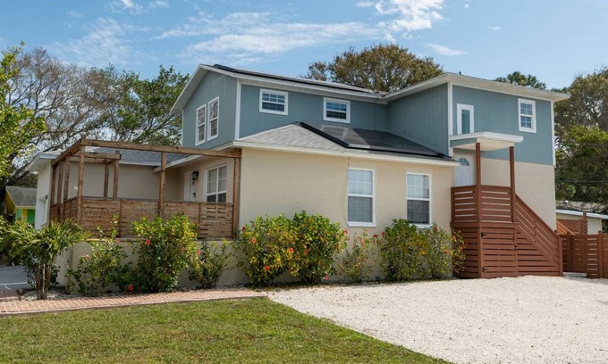 Bayview Apartment | Casa Tranquila, 3 bd2 bath, upper apt, sleeps 6-7