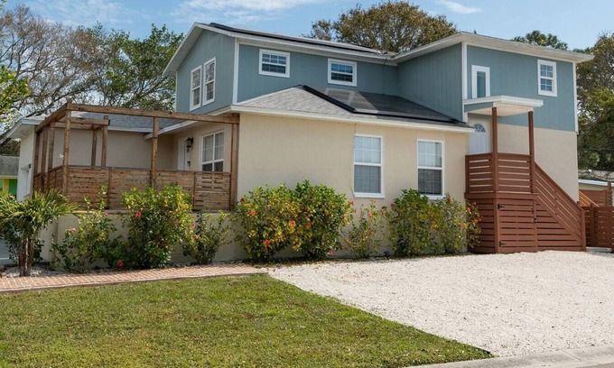 Bayview Apartment | Casa Tranquila, 3 bd2 bath, upper apt, sleeps 6-7