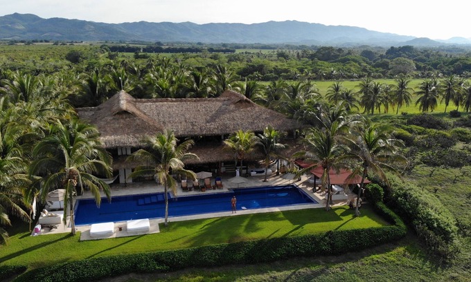 Santa Maria Colotepec House | .casaemelina-puertoescondido.contact us for a deal !n25m Pool, huge property