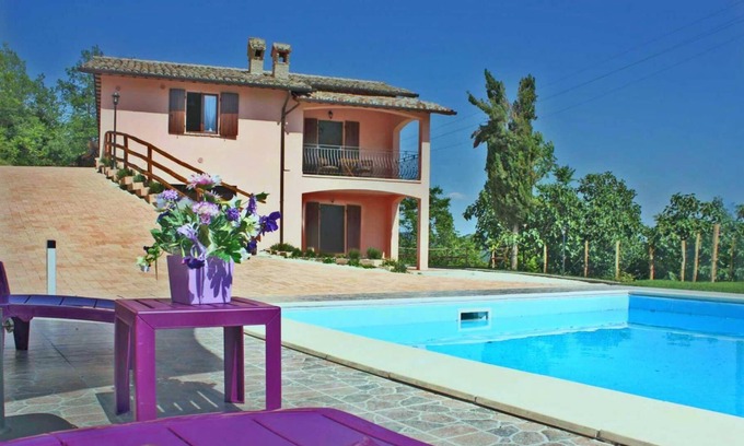 Acqualagna Villa | Casale La Veduta 14 - Six Bedroom Villa, Sleeps 14