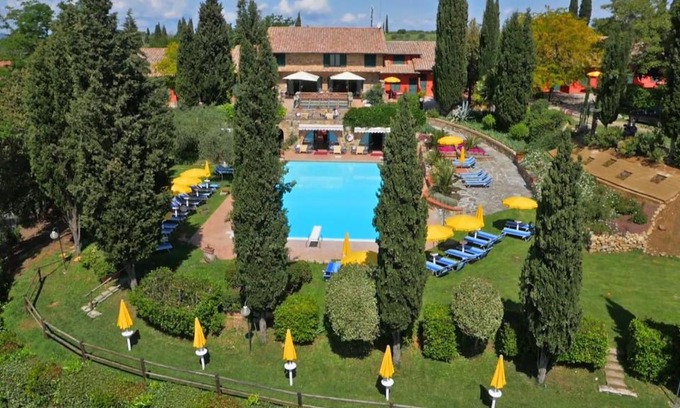 San Quirico d'Orcia Apartment | Casanova - Family Apartments Residence