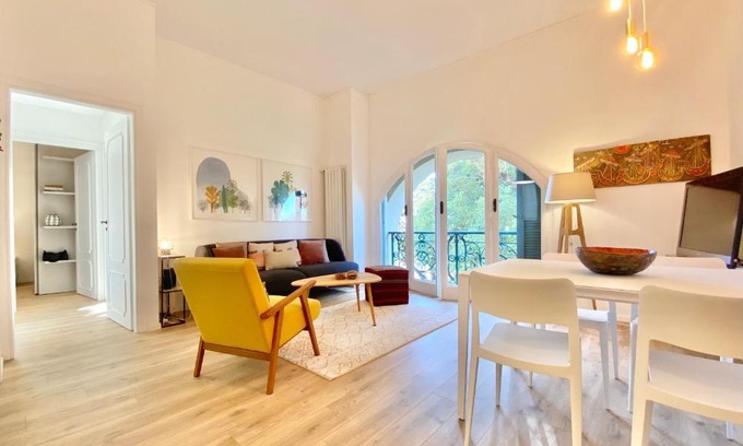 Nervi Apartment | CasaViva-Stylish Trilo with AC-shared pool-parking