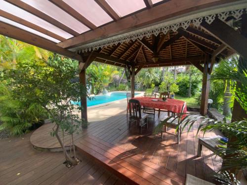 Bois de Nefles Villa | Case papangue