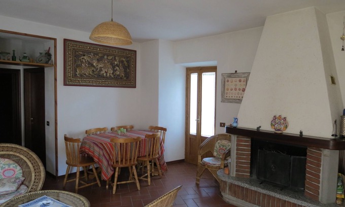 Porciano Apartment | Casetta sul fiume vista castello