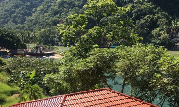 Boca de Tomatlan Cottage | Casita Armonia 1, cabin facing the sea
