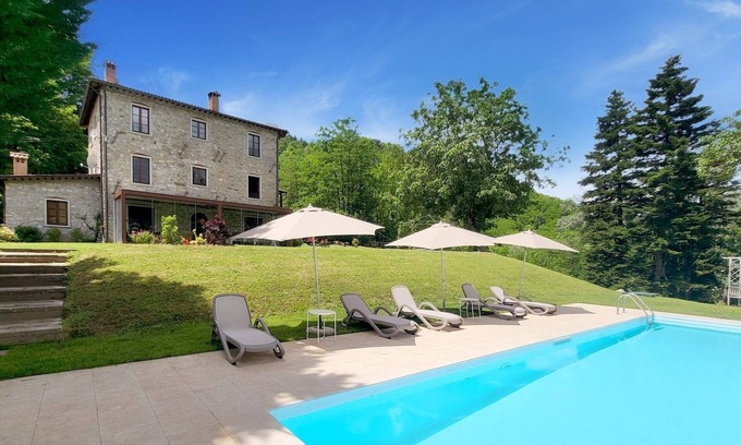 Camporgiano Villa | Casolare al Poggio - Country house, large private pool. WIFI. Walk to river.