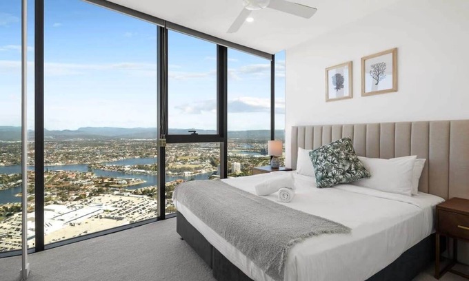 Broadbeach Apartment | CASSA CASINO - Spectacular River & Hinterland Views 1 Bed Apt in Broadbeach