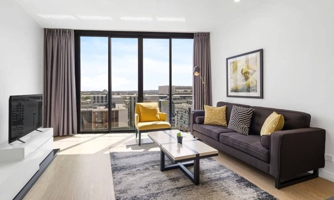 South Brisbane Apartment | CASSA EMPORIUM - City-View 1B in South Brisbane