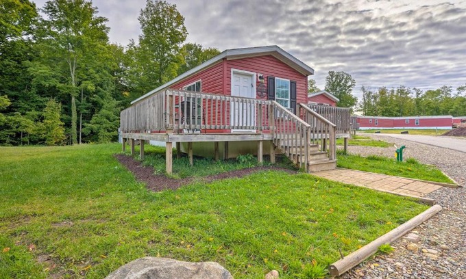 Cassopolis House | Cassopolis Cabin, Little Fish Lake On-Site!