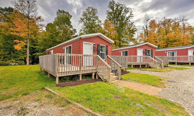 Cassopolis Cabin | Cassopolis Cabin, Private Deck & Lake Access!