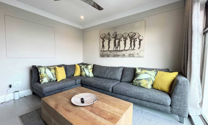 Plettenberg Bay Apartment | Castle Holiday | 6 sleeper - Pool, BBQ & Fibre