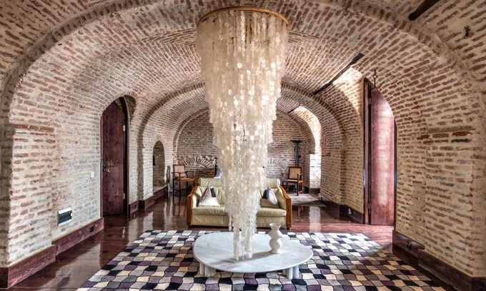 Tbilisi City Centre Hotel | Castle in Old Town