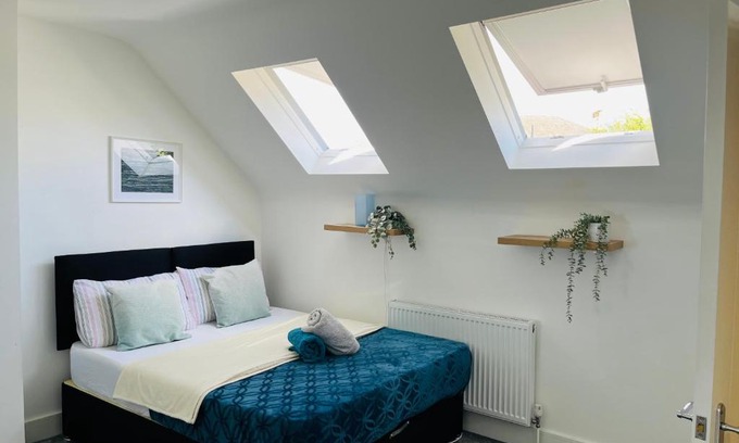 Rochester East Ward Apartment | Castle view Rochester