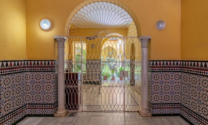 Santa Cruz Apartment | Cathedral PentHouse