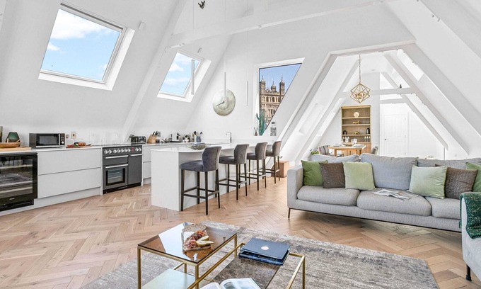 Exeter Apartment | Cathedral Penthouse - Opulent, Cathedral, Rooftop