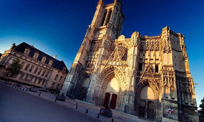 Old Town Apartment | Cathedrale des cieux