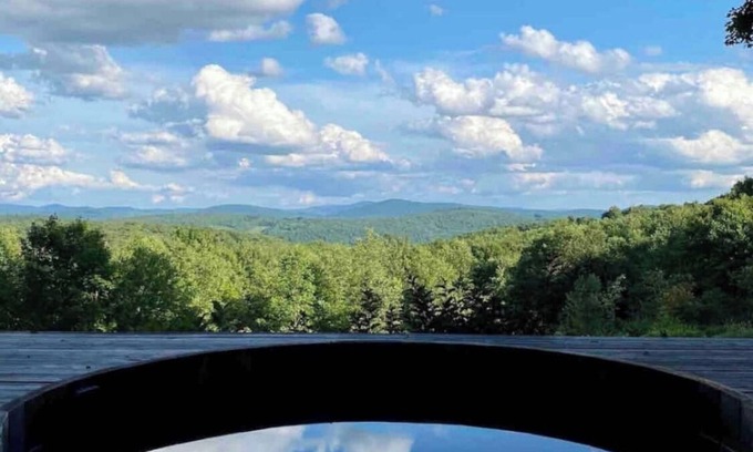 Delhi Apartment | Catskill Barn Apt on 34 acres.stunning views