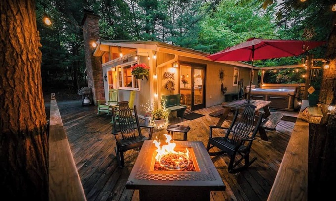 Tannersville Ski Chalet | Catskill Chalet: Hunter Mtn Hideaway w/Hot Tub