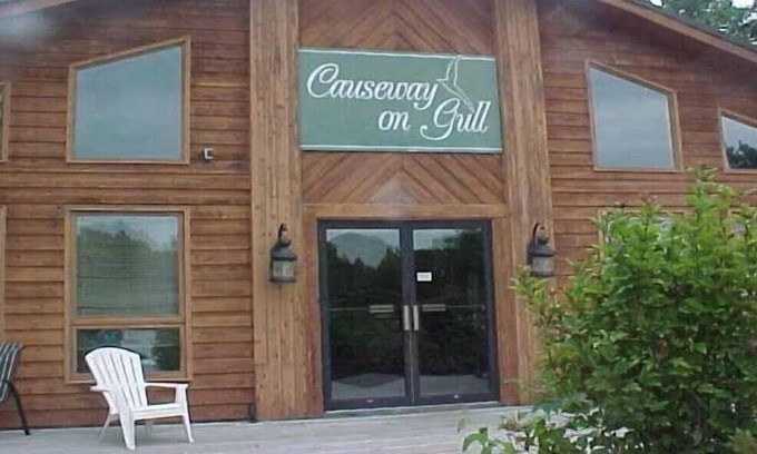 Lake Shore Resort | Causeway On Gull - Spacious 1 Bedroom W/Kitchenette