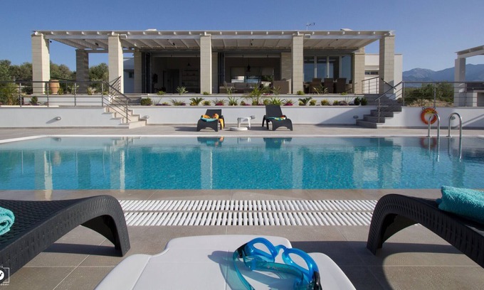 Katochori Villa | Cawe Sea View Villa | 4 bedrooms | 4 bathrooms | sleeps 9