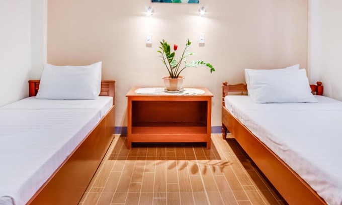 Pilar Bed & Breakfast | Cawit Resort and Cafe