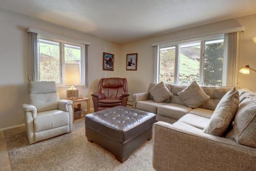 Dillon Apartment | CC19 Chateau Claire condo