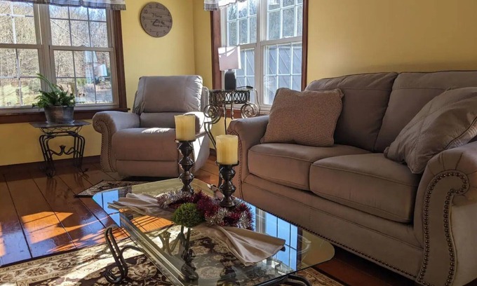 Mohnton House | Cedar Glen Farm Guesthouse