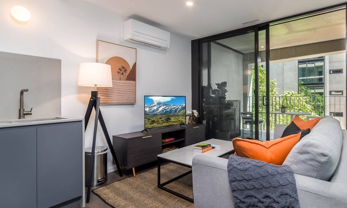 Reid Apartment | Center 2-Bed with Rooftop Pool & Secure Parking