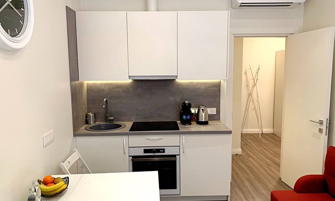 Old Town Apartment | Central 1 BD Apartment by Hostlovers