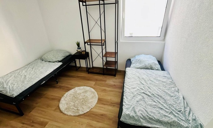 Seelberg Apartment | Central 1-room apartment kitchen, washing machine, parking space, flexible sleeping area