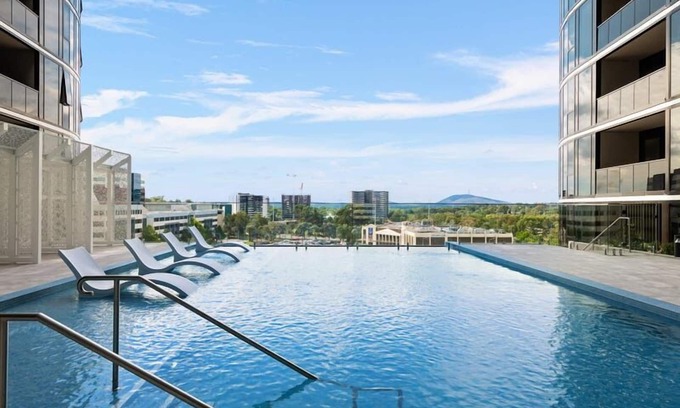 Phillip Apartment | Central 2BR 2BA Apartment | Gym, Pool + Parking